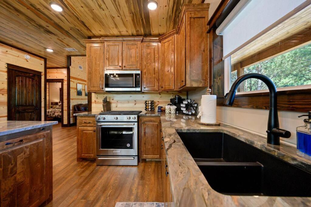The Whiskey Trip! Family Getaway Villa Broken Bow Eksteriør bilde