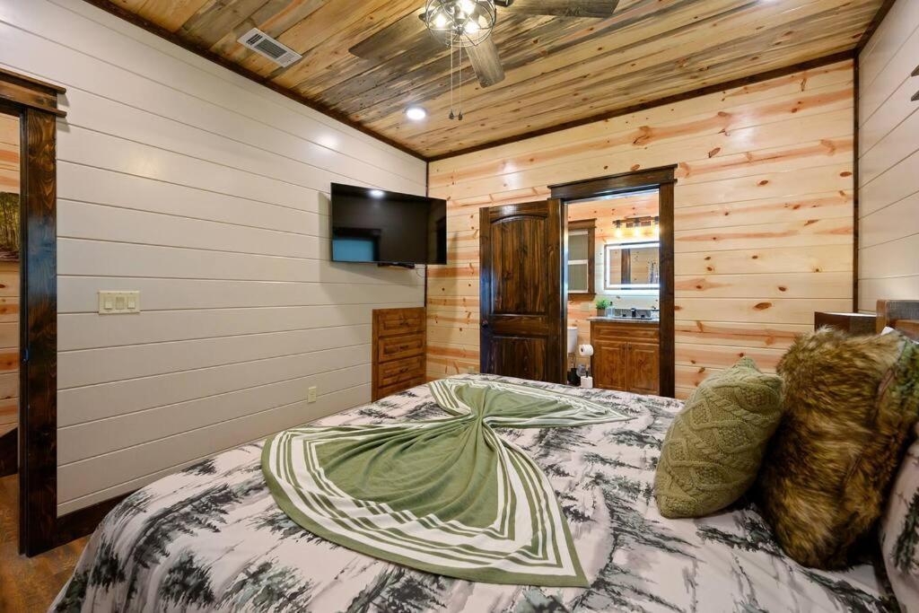 The Whiskey Trip! Family Getaway Villa Broken Bow Eksteriør bilde